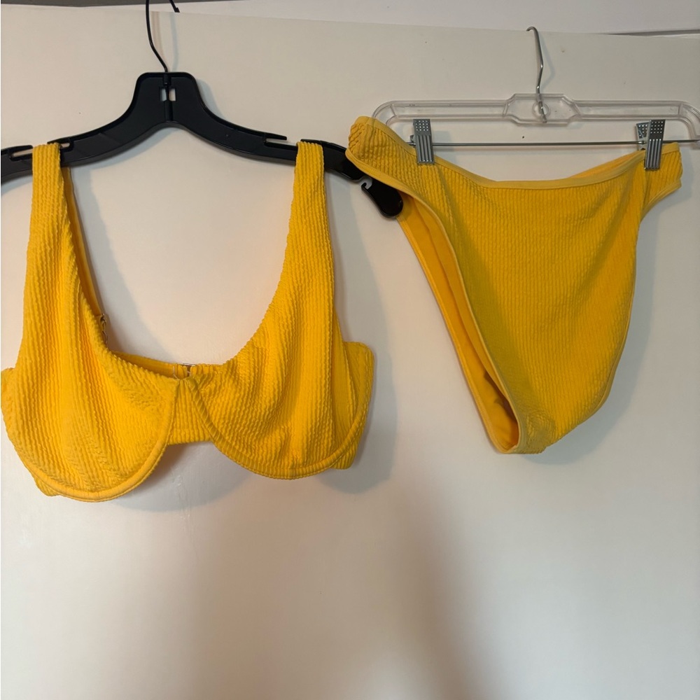 Abercrombie & Fitch Curve Love Yellow Seersucker Bikini Set - S top, M bottoms